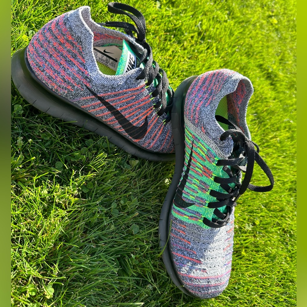 NIKE Free RUN FlyKnit Women's size 7.5
